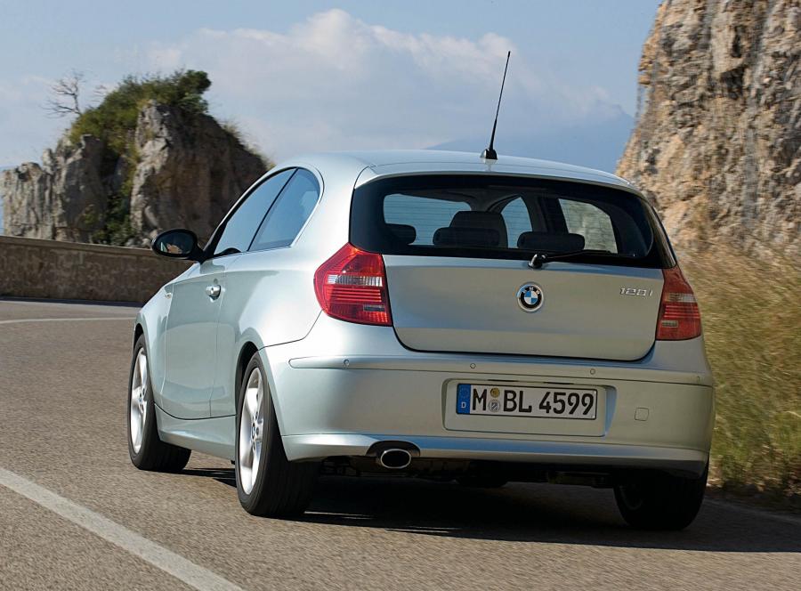  BMW 1-Series 3-Door 2005 года  (фото 25 из 51)